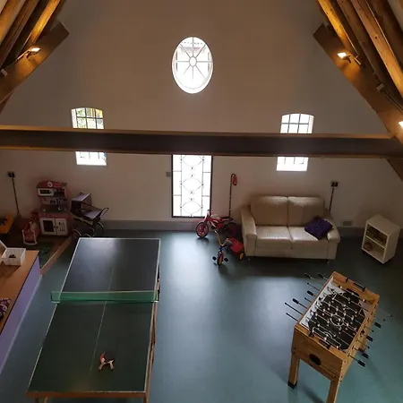 Countryside With Games, Cleaning Included Rekken
